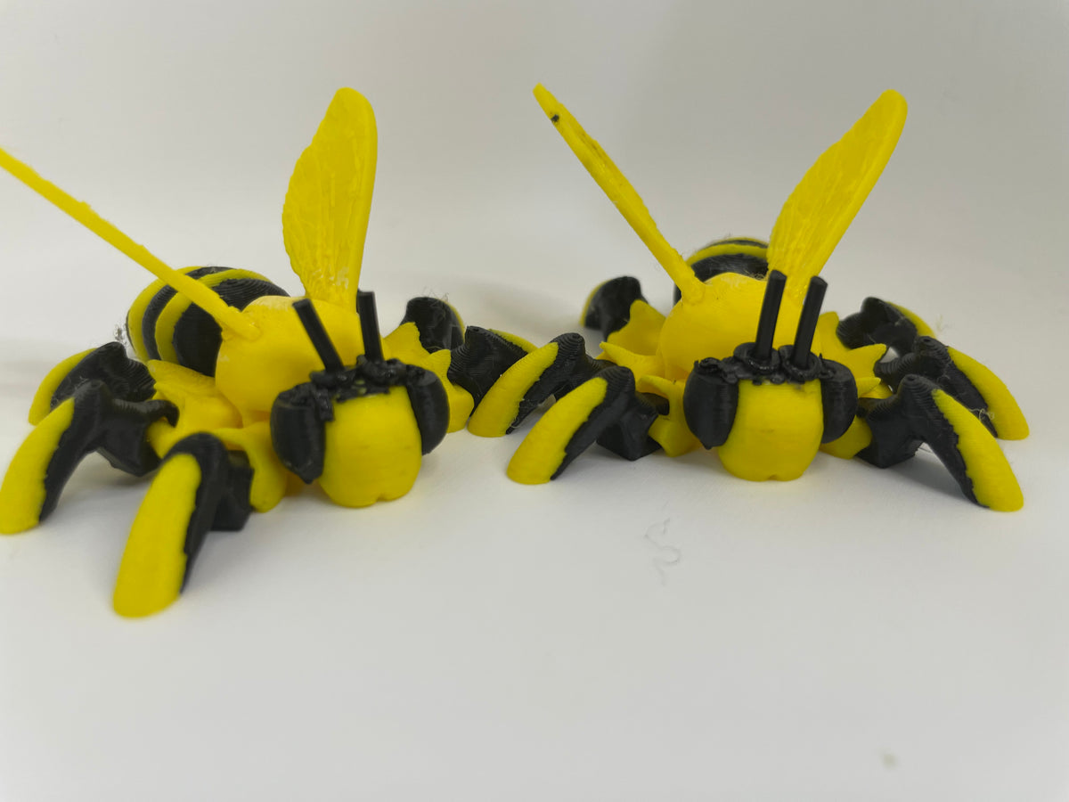 Yellow & Black Wasp – Detailed Figure – product photo
